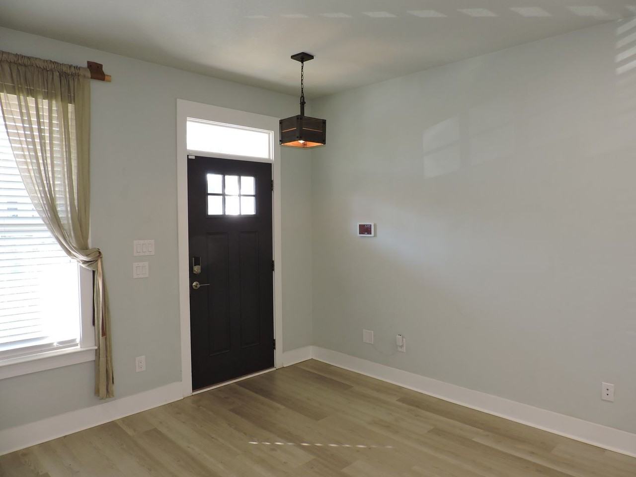 1058 W Brainerd St - Photo 2 of 23