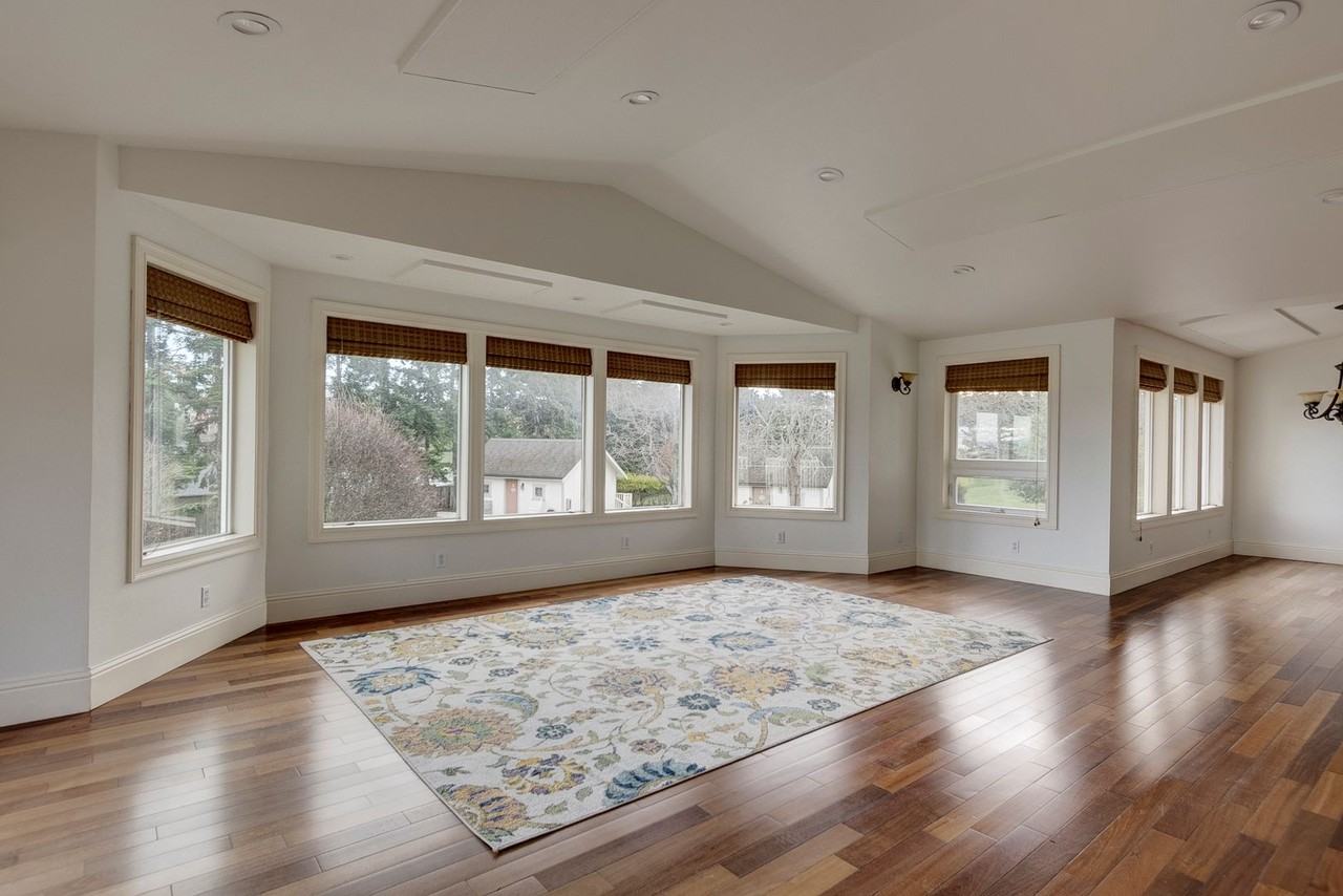 207 Nw Coveland St - Photo 4 of 33