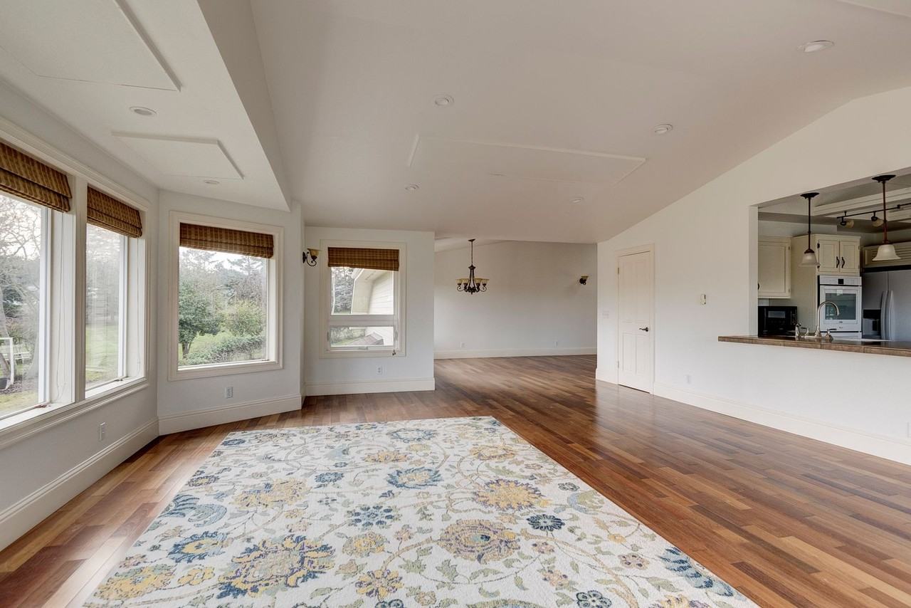 207 Nw Coveland St - Photo 5 of 33