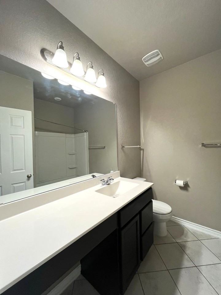 663 Pebble Bnd - Photo 5 of 23