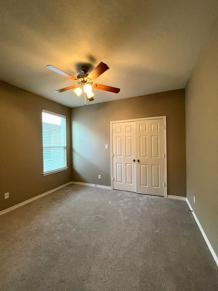 663 Pebble Bnd - Photo 6 of 23