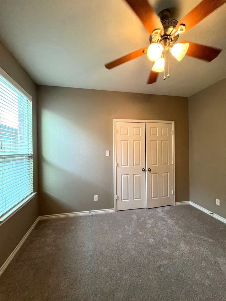 663 Pebble Bnd - Photo 7 of 23