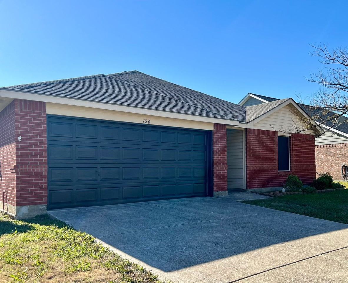 120 Maned Dr - Photo 3 of 15