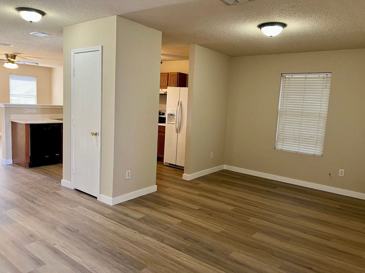 120 Maned Dr - Photo 4 of 15