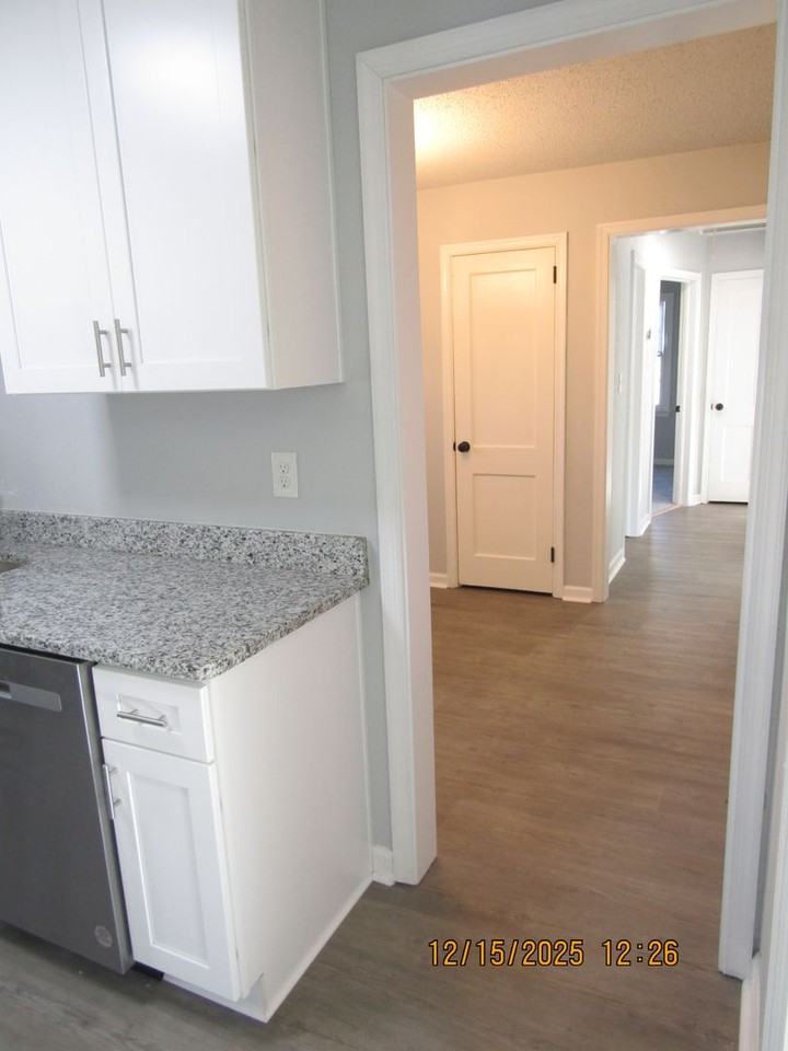 4404 Bowden Ave - Photo 4 of 34