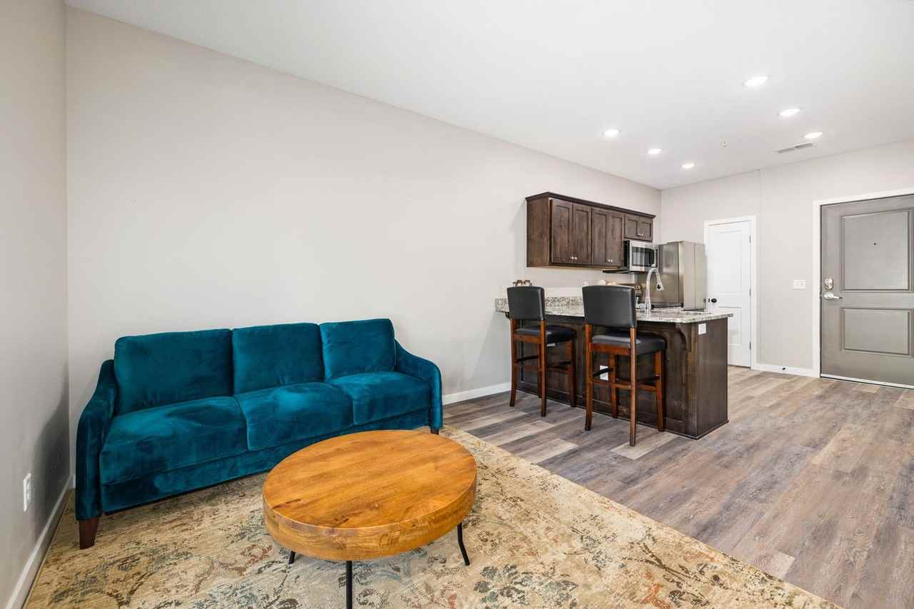 The Vibe Crossing - Photo 4 of 27