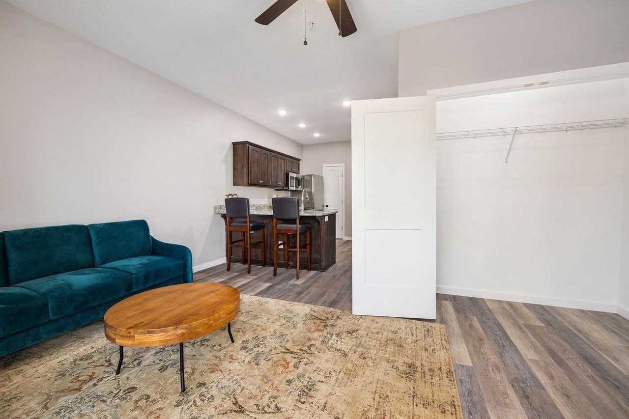 The Vibe Crossing - Photo 5 of 27