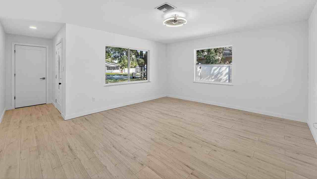 1818 Michigan Ave Ne - Photo 5 of 23