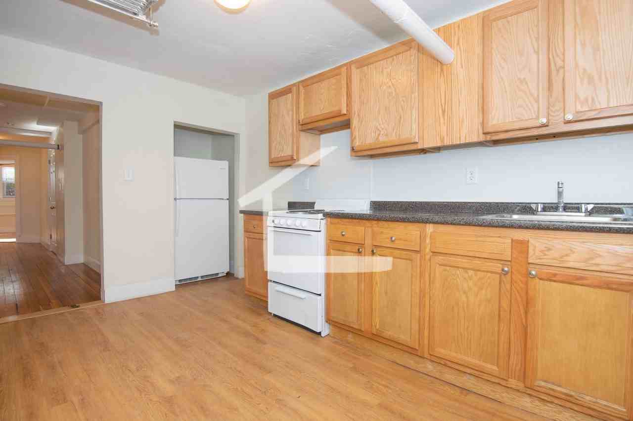 8 Mount Hood Rd - Photo 2 of 9