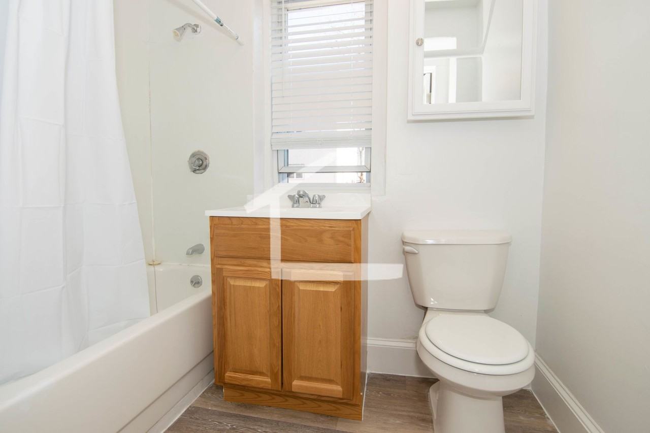 8 Mount Hood Rd - Photo 5 of 9