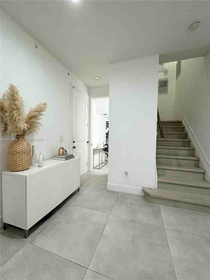 13017 Riverwalk Cir S - Photo 3 of 15