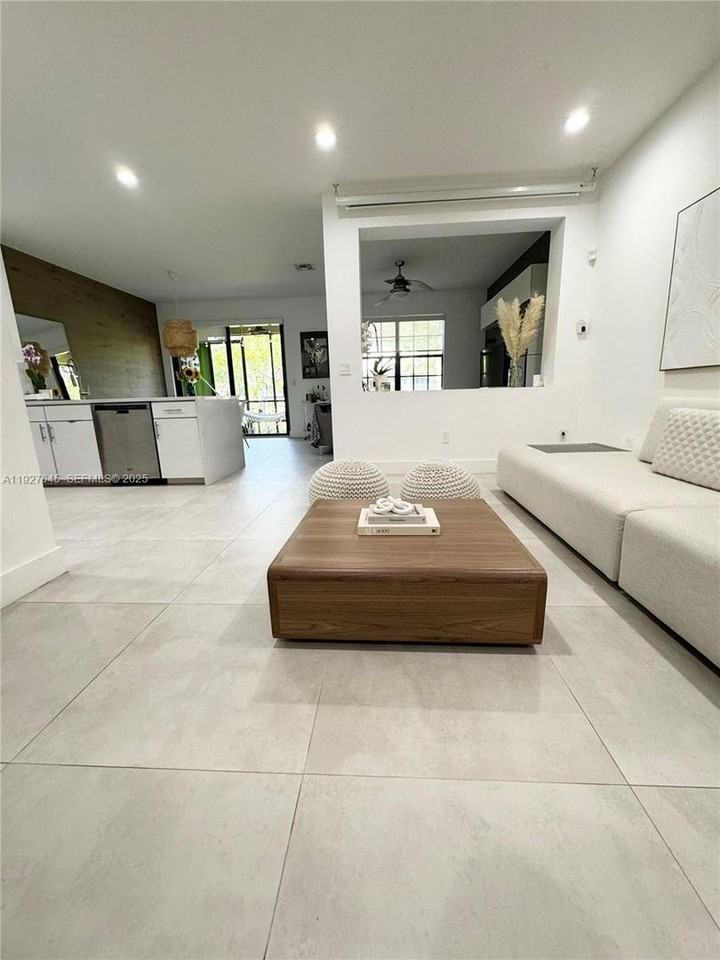 13017 Riverwalk Cir S - Photo 5 of 15