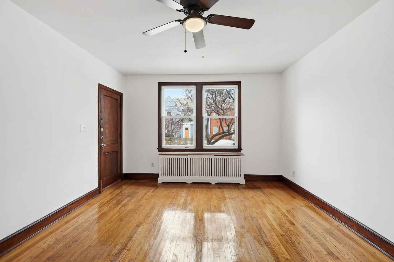 4026 9th St NE - Photo 3 of 40