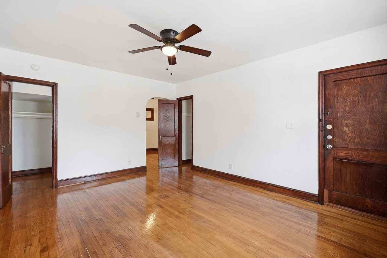 4026 9th St NE - Photo 4 of 40