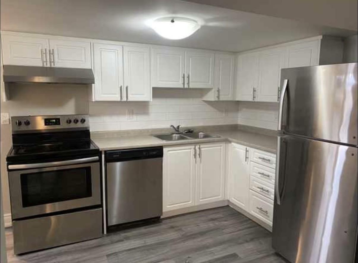 282 East 33rd St - Photo 4 of 11