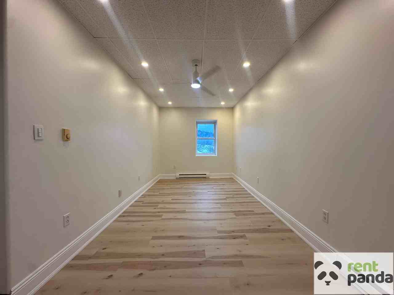 40 King St W - Photo 4 of 13