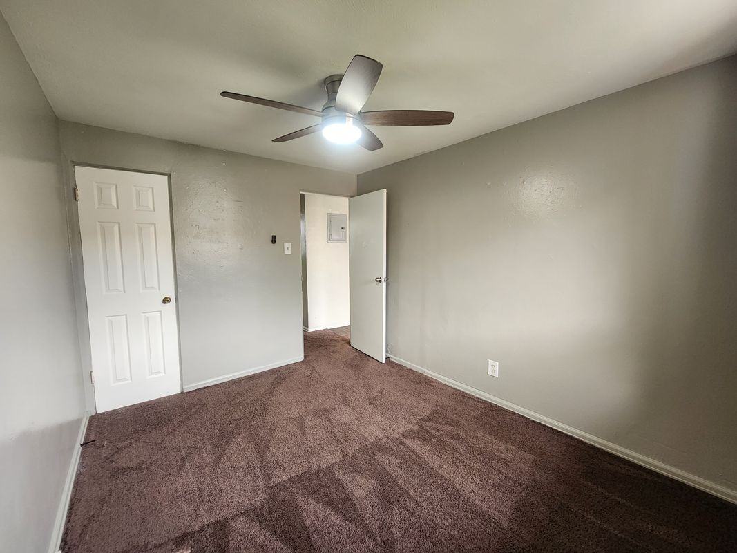 1056 Dayton St - Photo 7 of 11