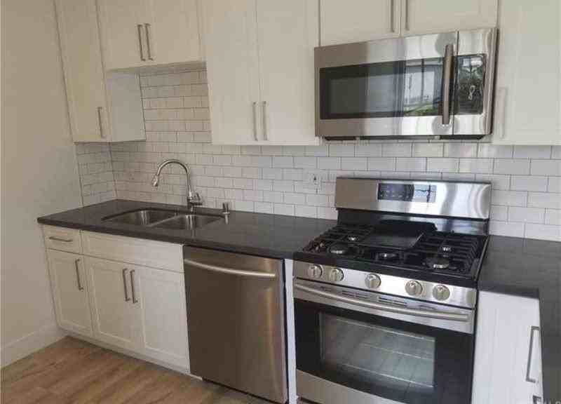 1810 12th St - Photo 5 of 12