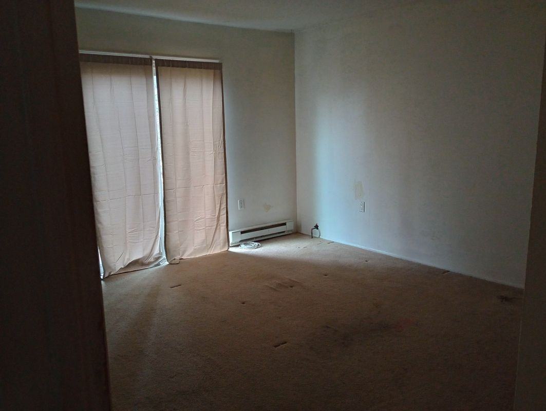 303 S Atlantic Ave E - Photo 3 of 7