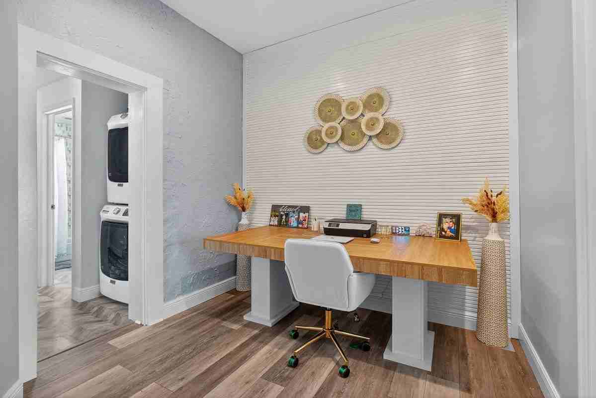 4311 25th Ave N - Photo 5 of 6