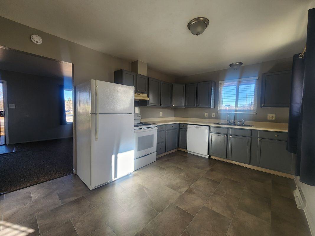 91 Lansing St - Photo 2 of 24