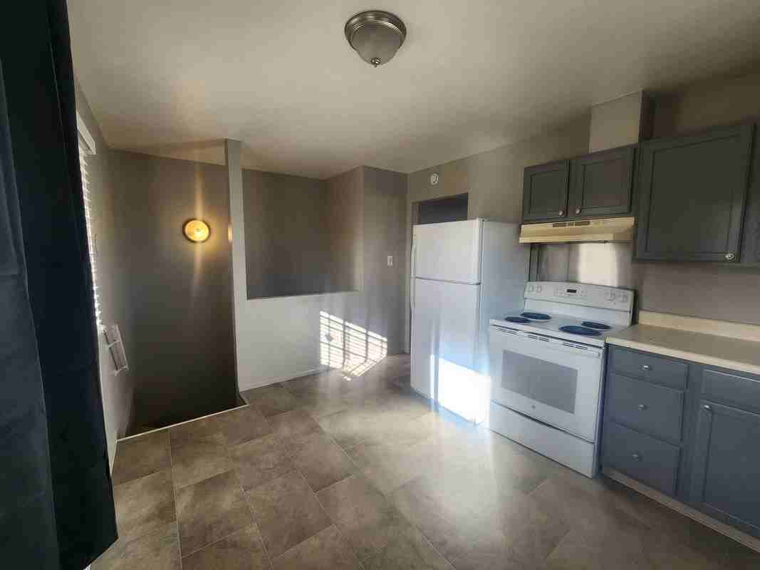 91 Lansing St - Photo 4 of 24