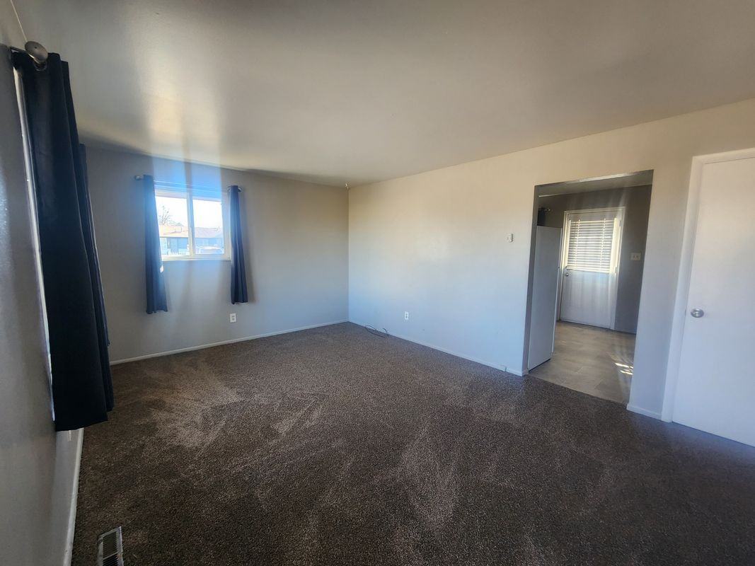 91 Lansing St - Photo 5 of 24