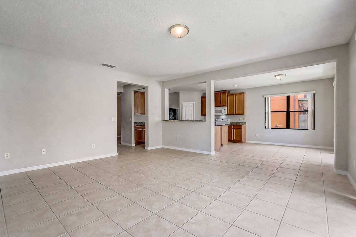 3028 Camino Real Dr S - Photo 7 of 40