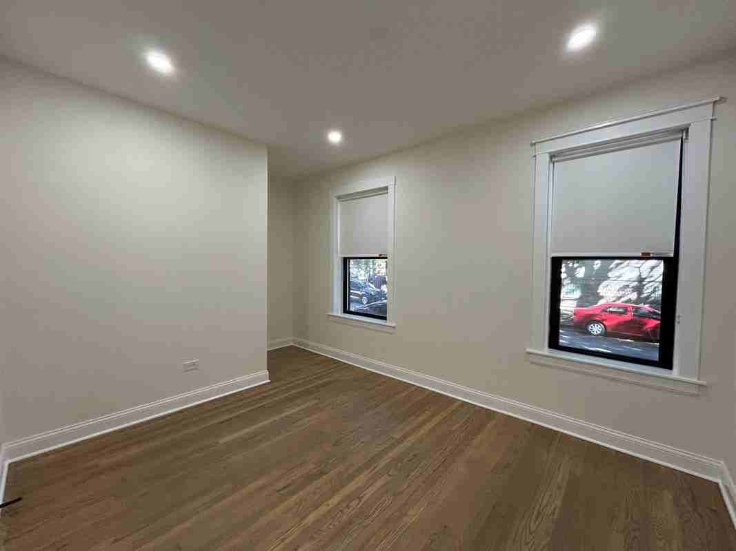 4636 N Hamilton Ave - Photo 4 of 13