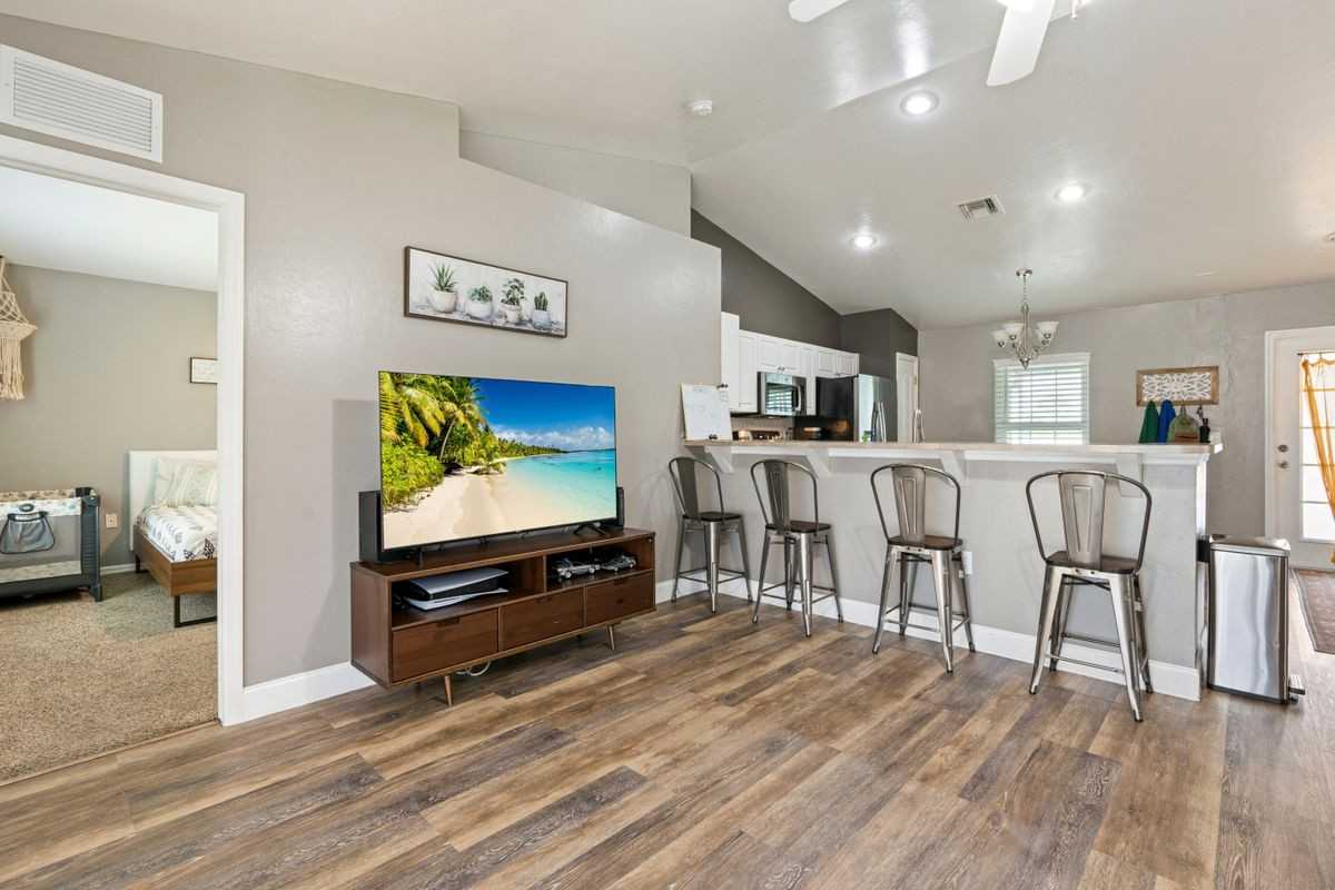 1010 Chaplin Ave - Photo 4 of 5