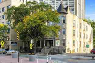 3927 N Clarendon Ave - Photo 1 of 1