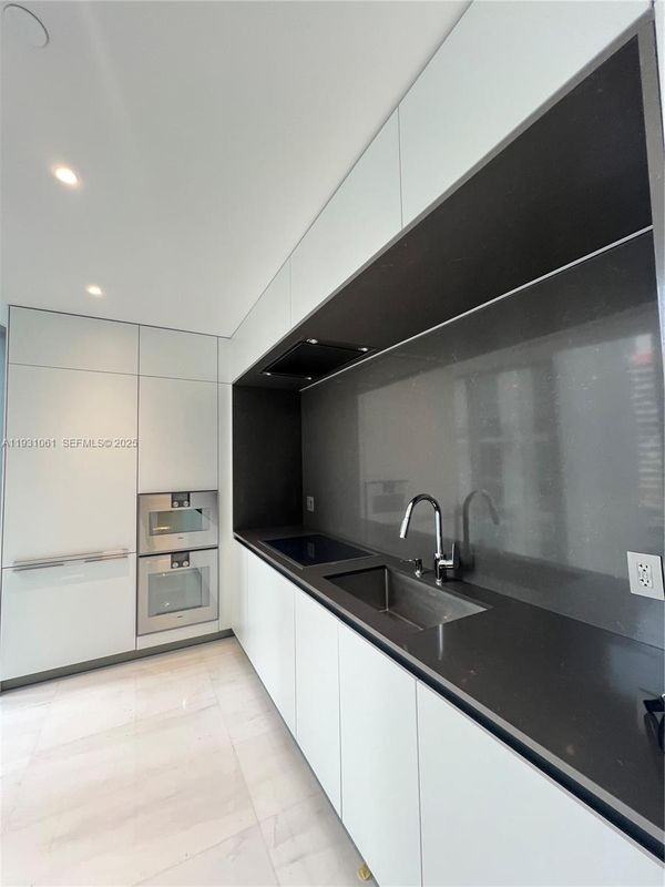 300 Biscayne Boulevard Way - Photo 2 of 38