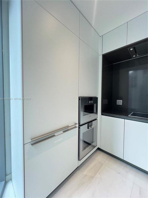 300 Biscayne Boulevard Way - Photo 4 of 38