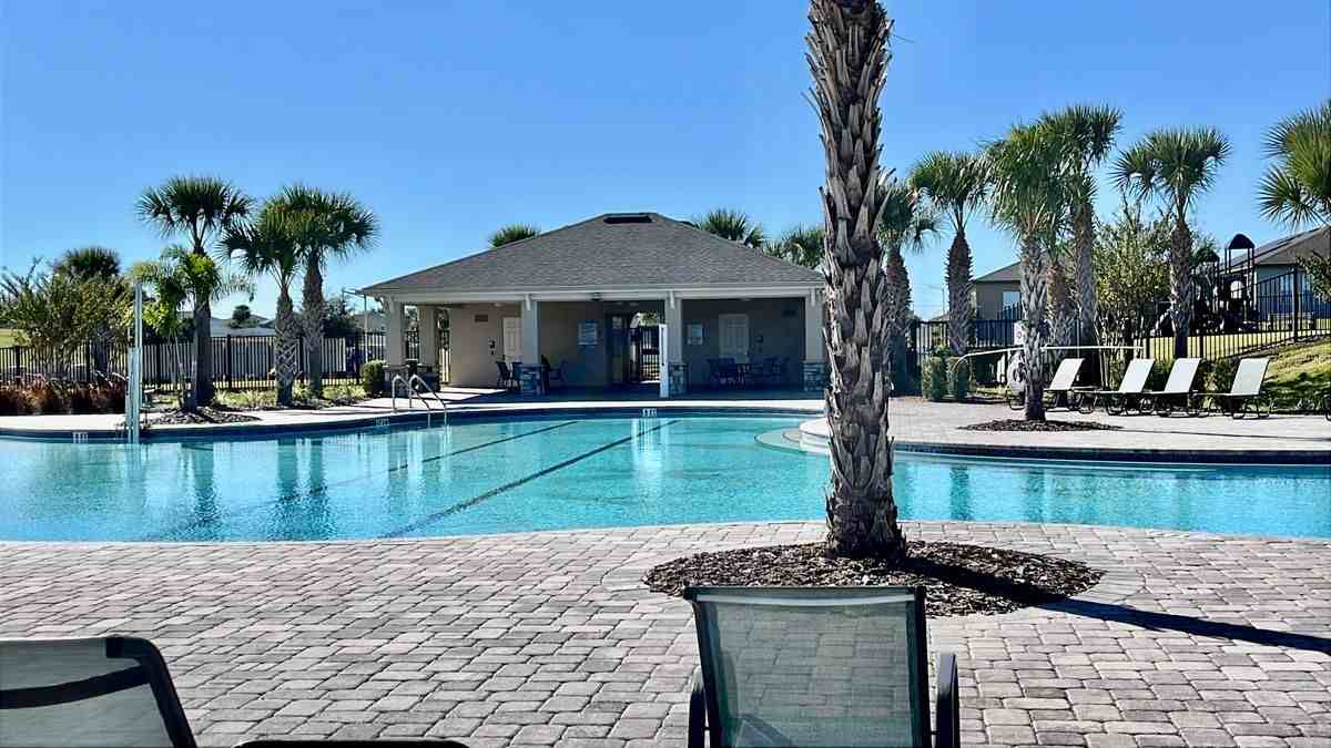 421 Disa Dr - Photo 2 of 19
