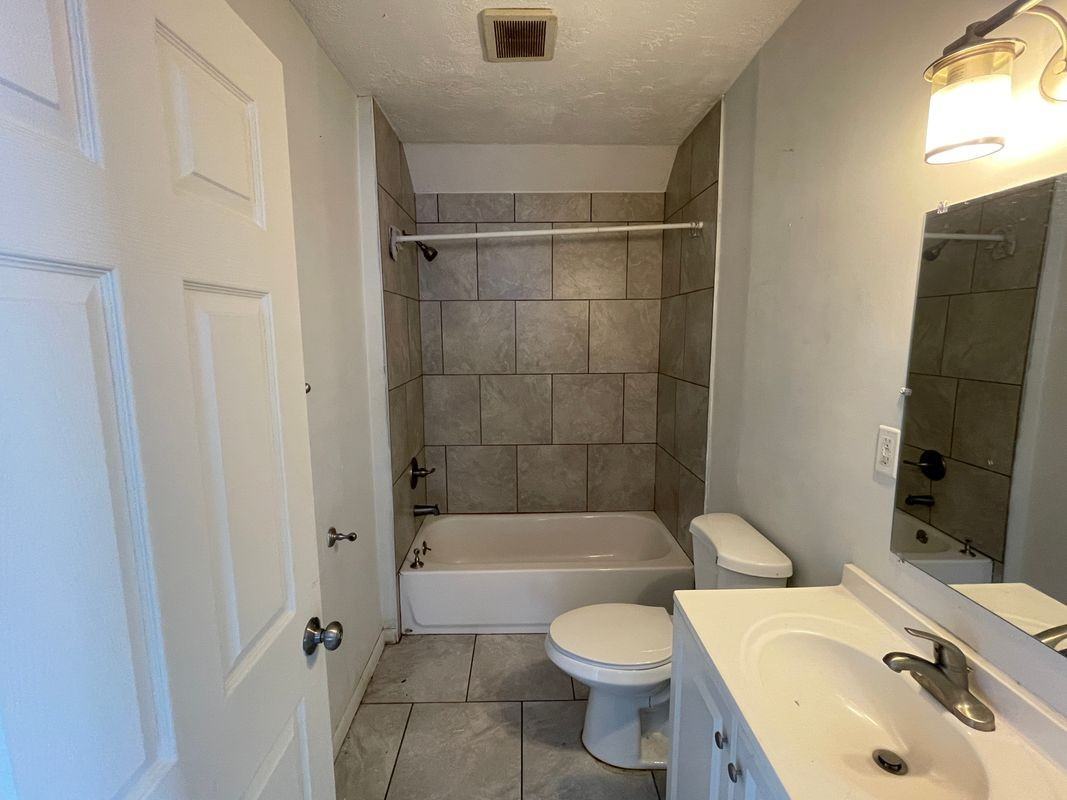 4248 8th St - Photo 6 of 16