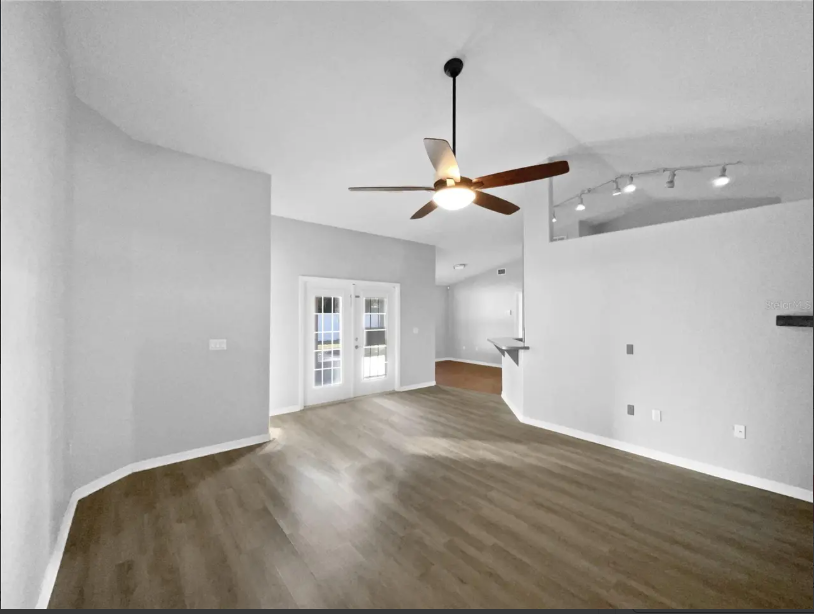 7010 Summit Cir - Photo 6 of 18