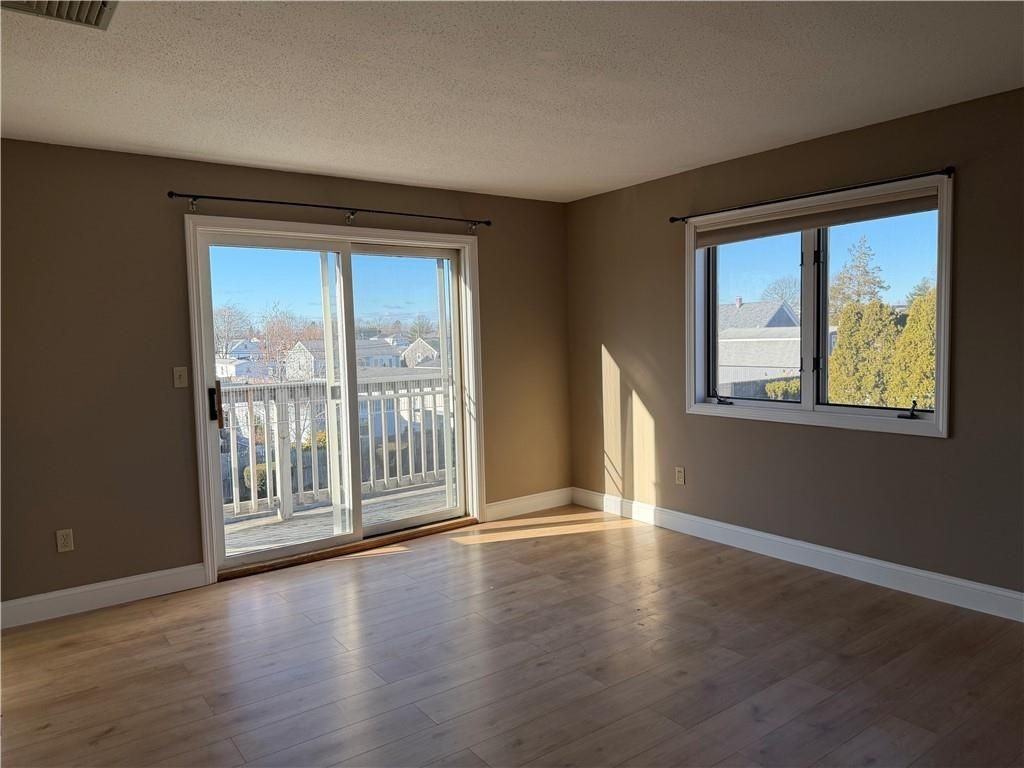 724 Beverage Hill Ave ##302 - Photo 3 of 24