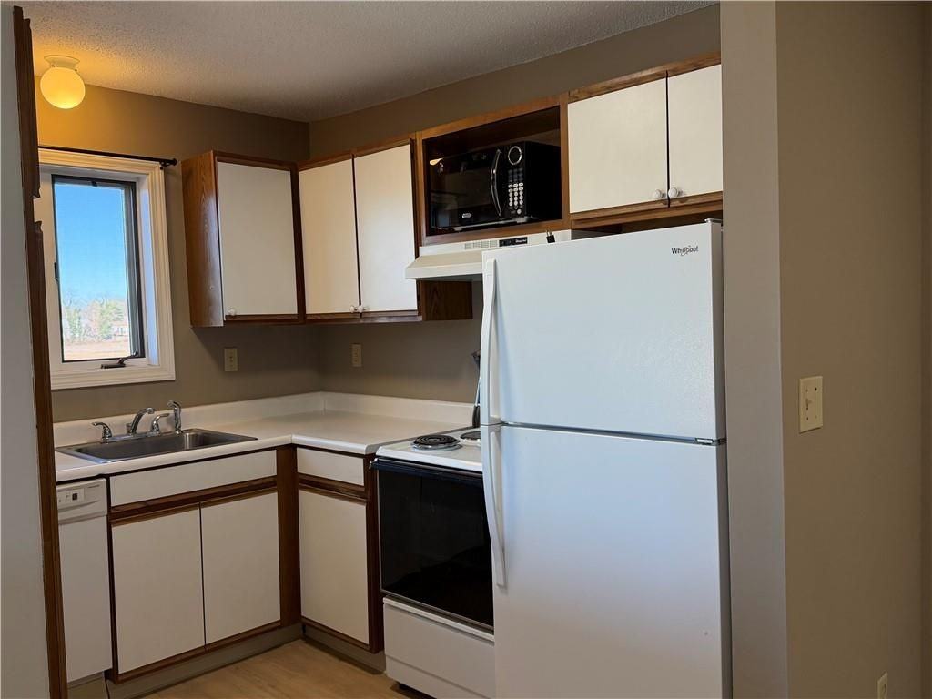 724 Beverage Hill Ave ##302 - Photo 4 of 24