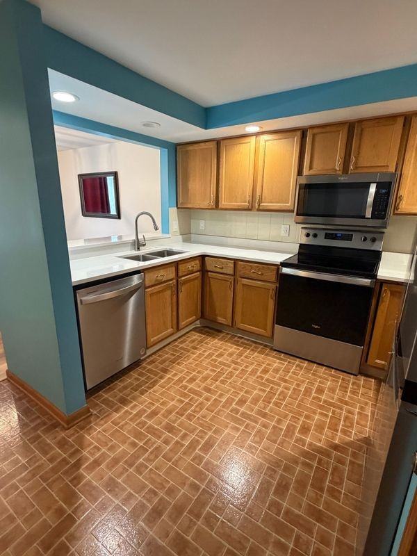 142 Northwood Dr - Photo 2 of 21