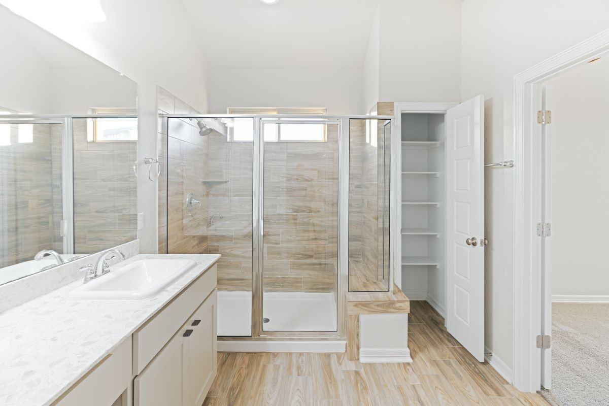 2212 Dillon Pond Ln ##B - Photo 4 of 26