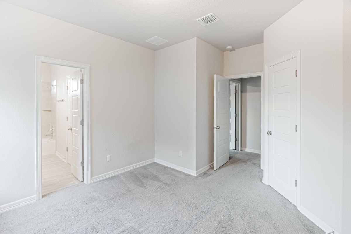 2212 Dillon Pond Ln ##B - Photo 6 of 26