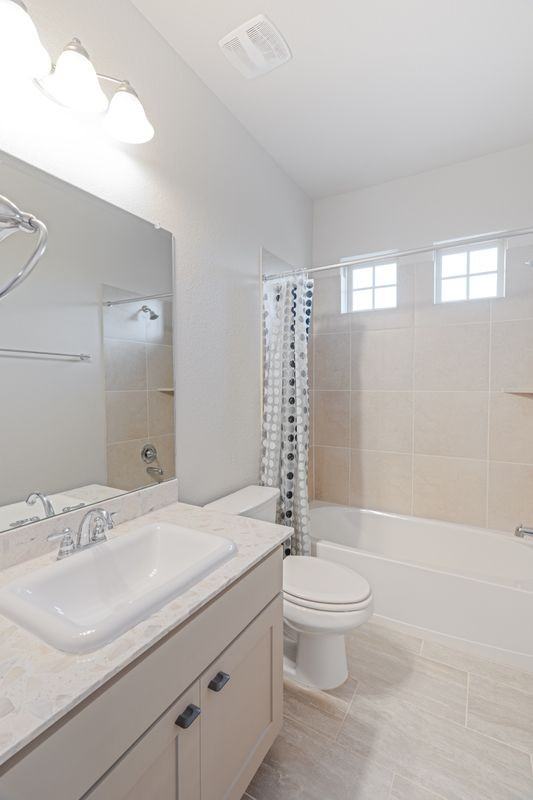 2212 Dillon Pond Ln ##B - Photo 7 of 26