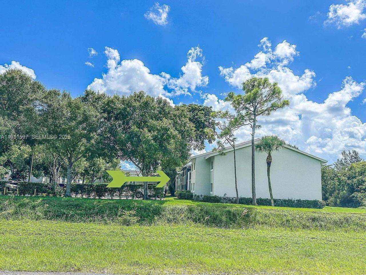 1201 Lake Victoria Drive #P - Photo 2 of 20