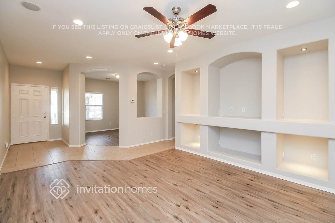 3677 E Remington Dr - Photo 3 of 16