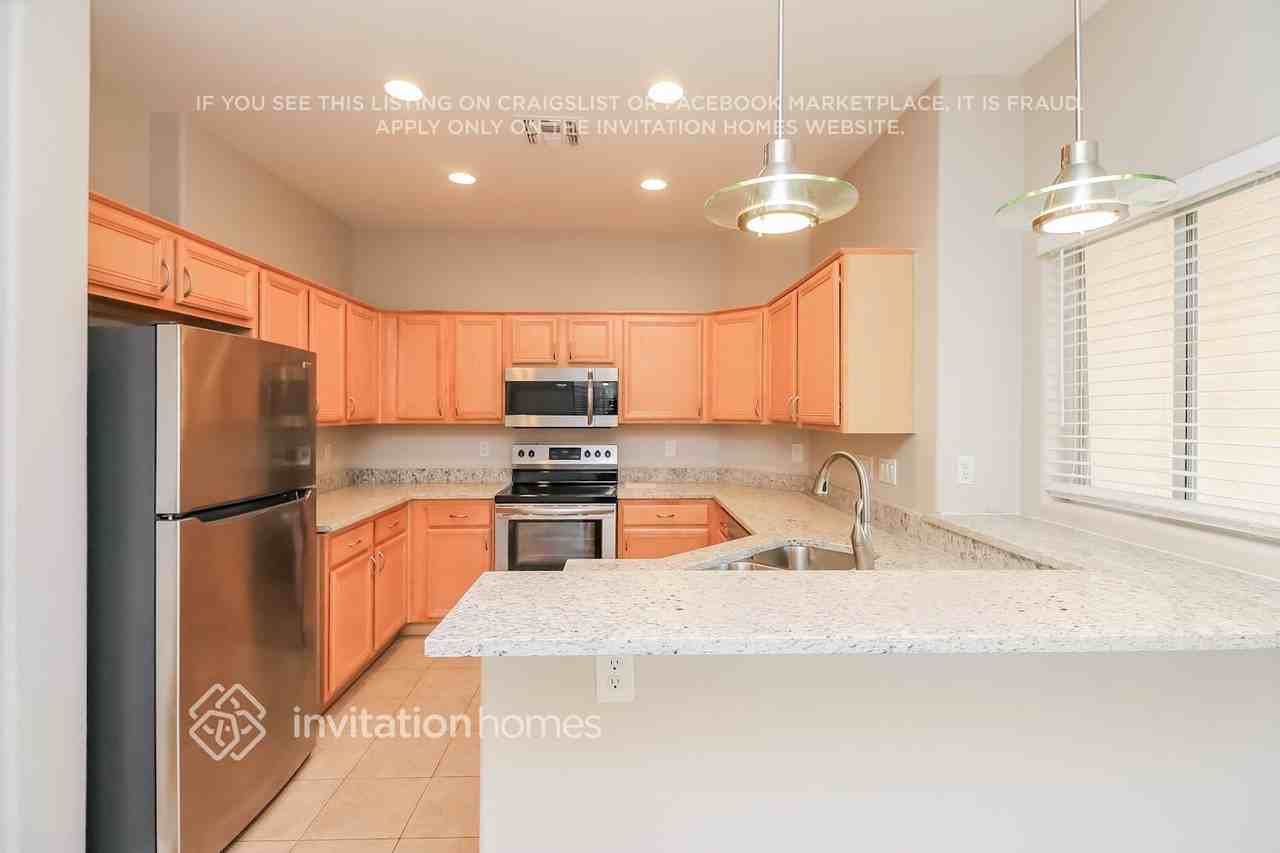 3677 E Remington Dr - Photo 6 of 16