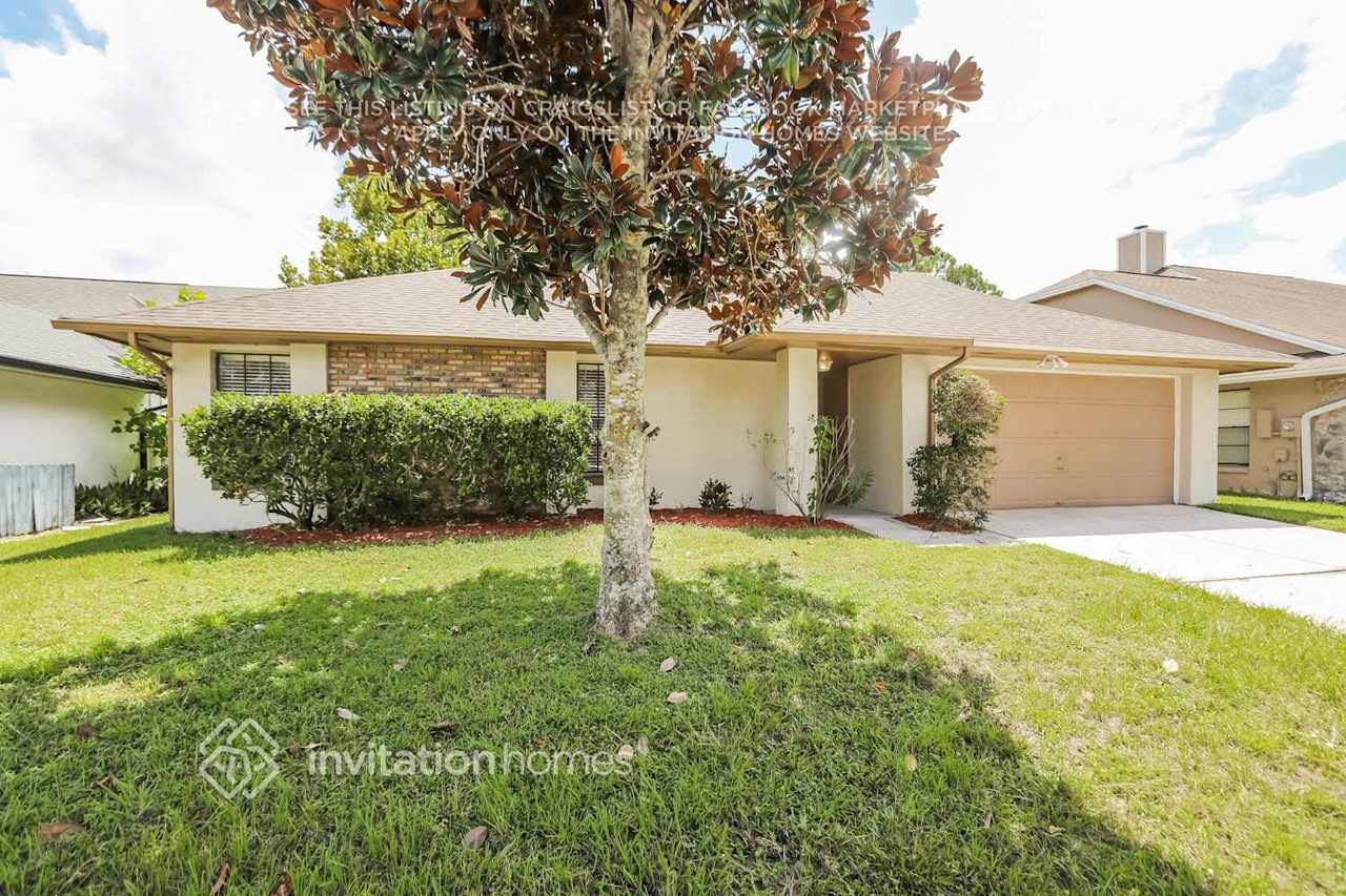 524 Silvergate Loop - Photo 2 of 6