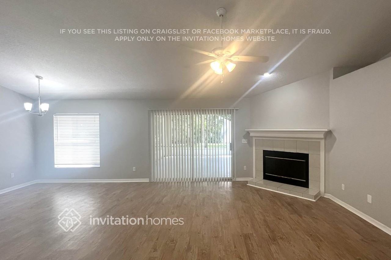 945 Park Valley Cir - Photo 2 of 13