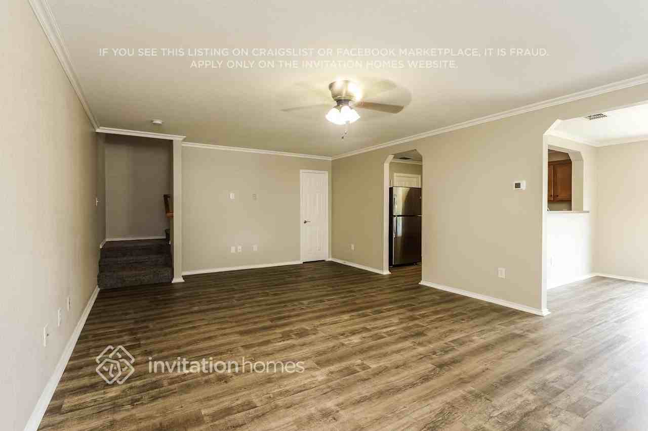 9334 Juniper Spg - Photo 3 of 16