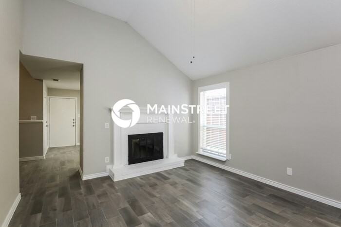 1420 Paintbrush St - Photo 4 of 16