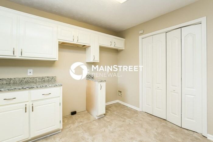 308 Barr Cir - Photo 5 of 15